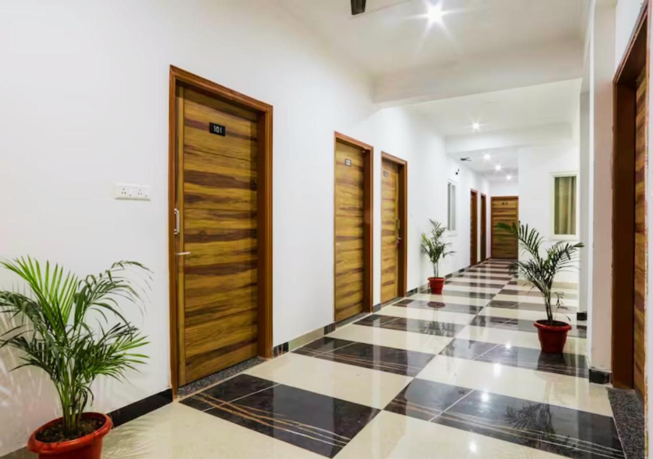The Castle Blue Hotel Greater Noida Ngoại thất bức ảnh