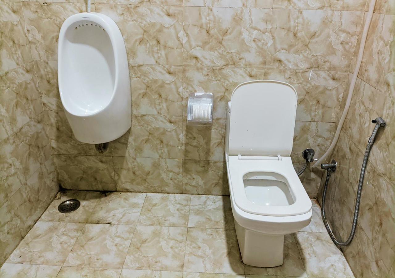 The Castle Blue Hotel Greater Noida Ngoại thất bức ảnh