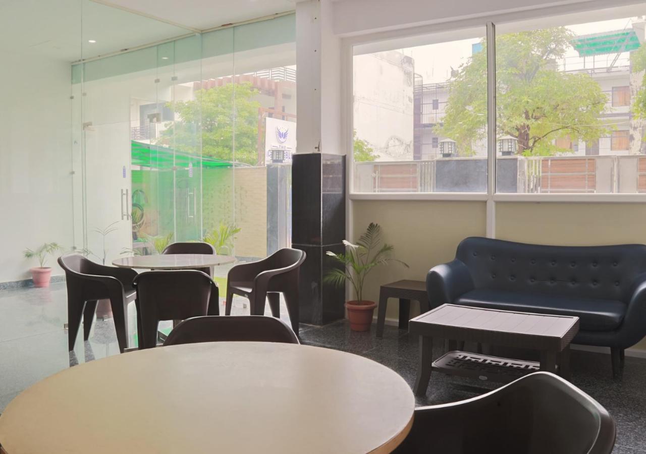 The Castle Blue Hotel Greater Noida Ngoại thất bức ảnh